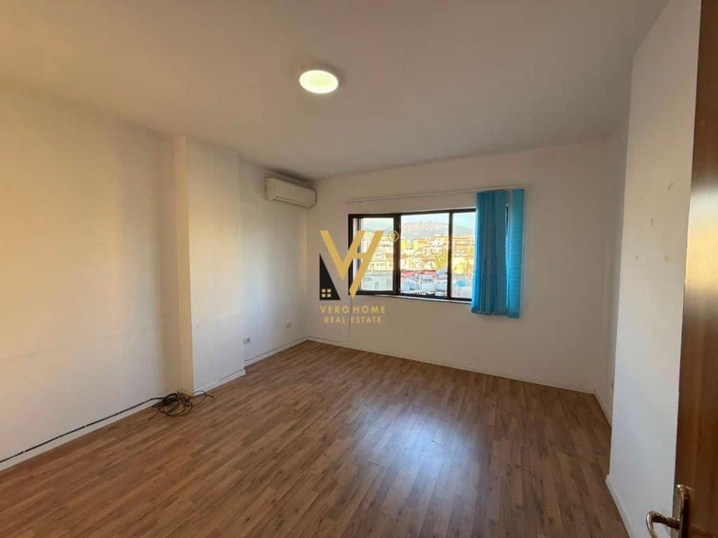 JEPET ZYRE 100 M2 ME QIRA TE RR.MARKO BOCARI 150.000 LEKE