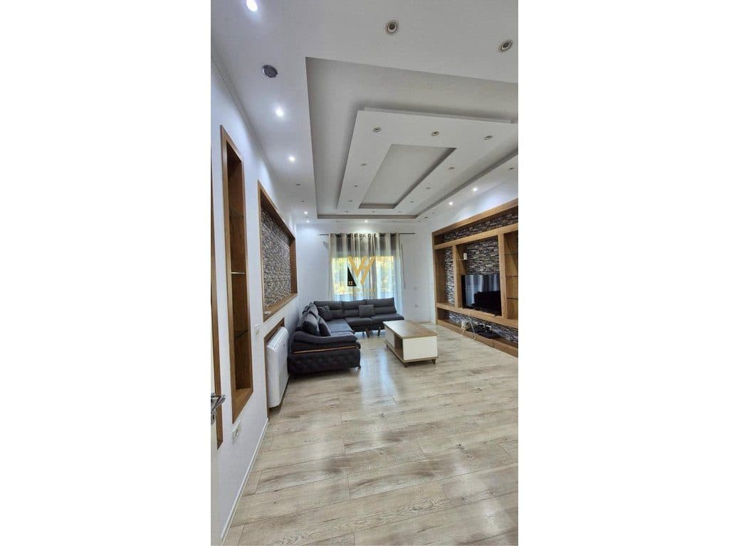 JEPET APARTAMENT 1+1+BLK ME QIRA TE KOPSHTI BOTANIK 55.000 LEKE