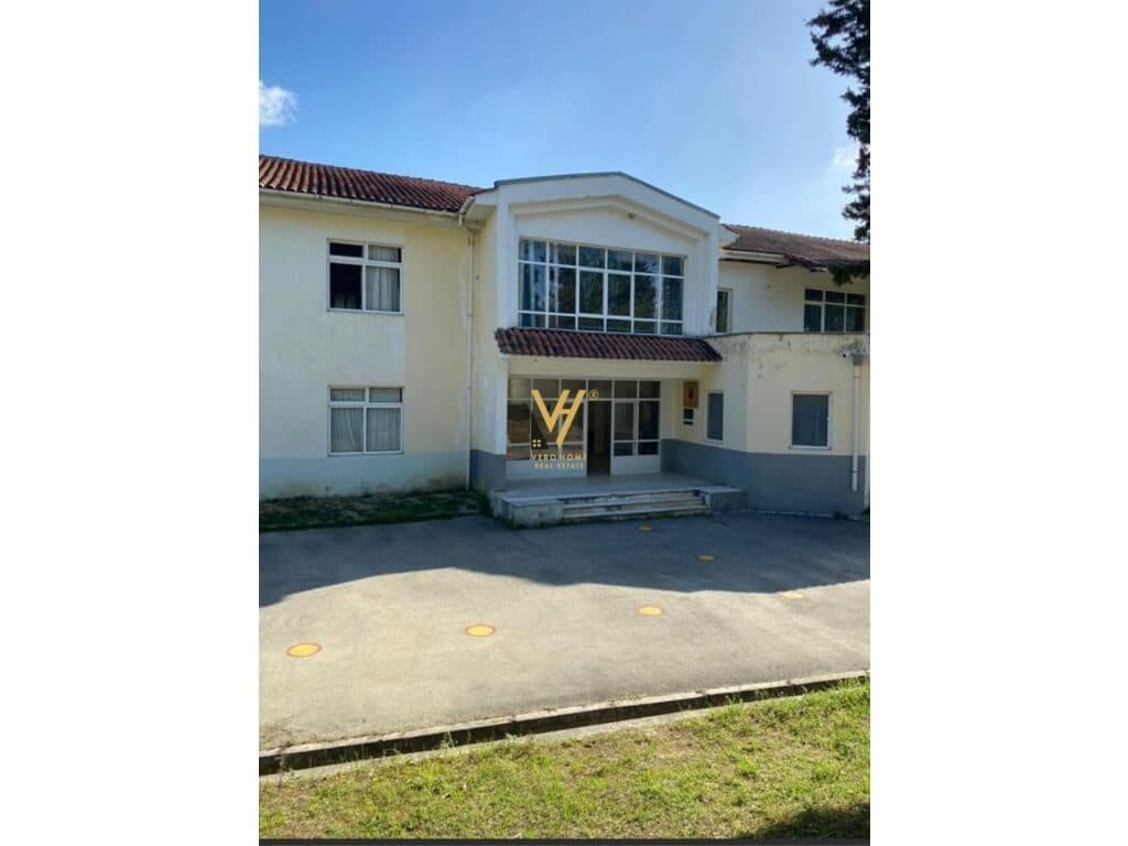 Shitet Godine Tre Kateshe dhe Truall ne Peze te Madhe 720 m2 4