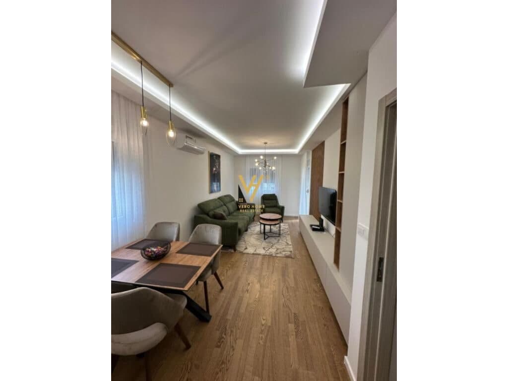 Shitet Apartament 1+1+ballkon te Komuna e Parisit 68 m2