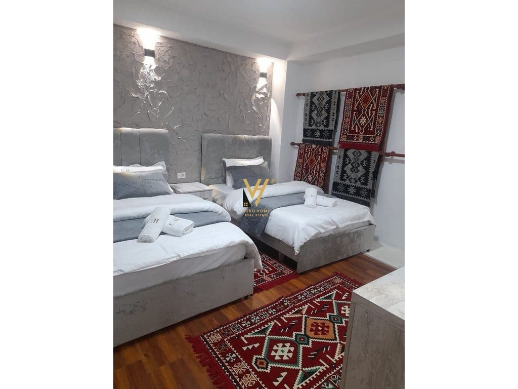 JEPET APARTAMENT 1+1 ME QERA NE QENDER 100.000 LEKE 4