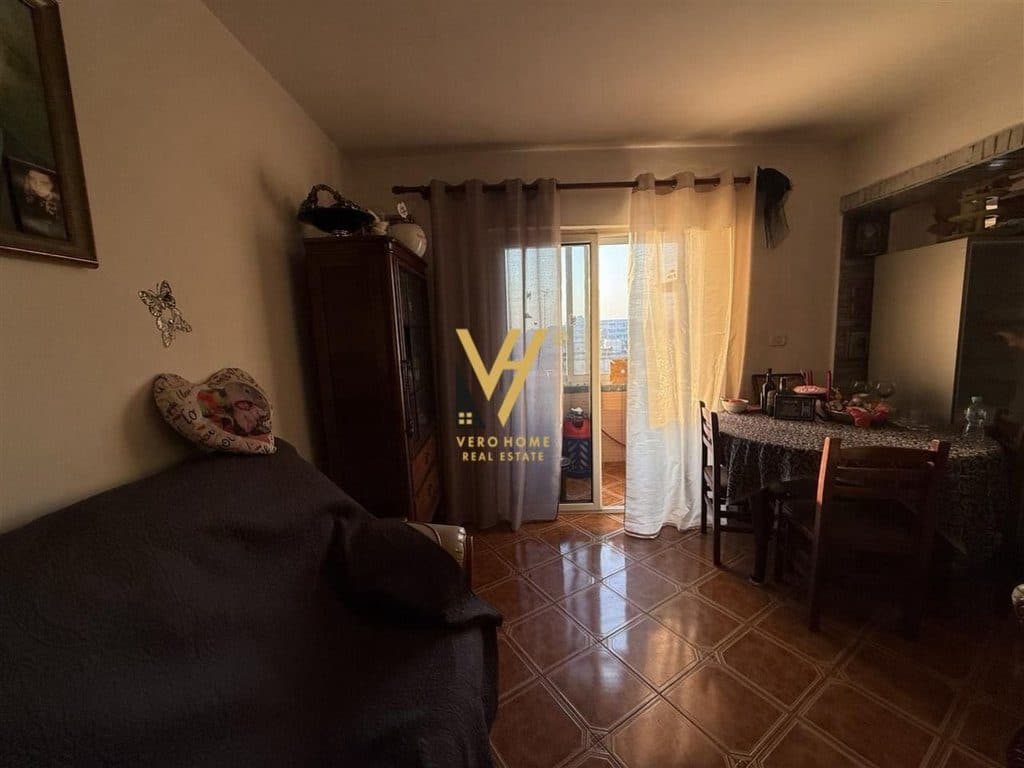 JEPET APARTAMENT 2+1+BLK ME QERA TE SIRI KODRA 600 EURO