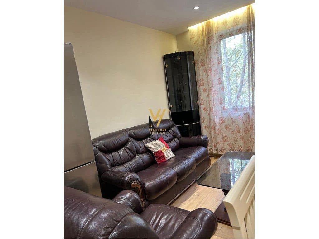JEPET APARTAMENT 2+1 ME QERA TE BLV BAJRAM CURRI 550 EURO