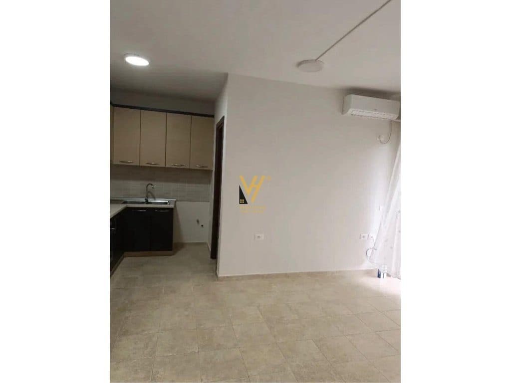 JEPET APARTAMENT 1+1+BLK ME QIRA TE ISH FUSHA E AVIACIONIT 40.000 LEKE