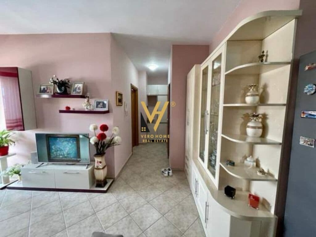 Jepet Apartament 2+1+ballkon me qera te Rruga Mine Peza 76 m2 2