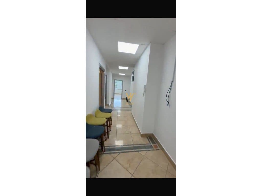 JEPET ZYRE 330 M2 ME QIRA NE BLLOK 4.000 EURO 3