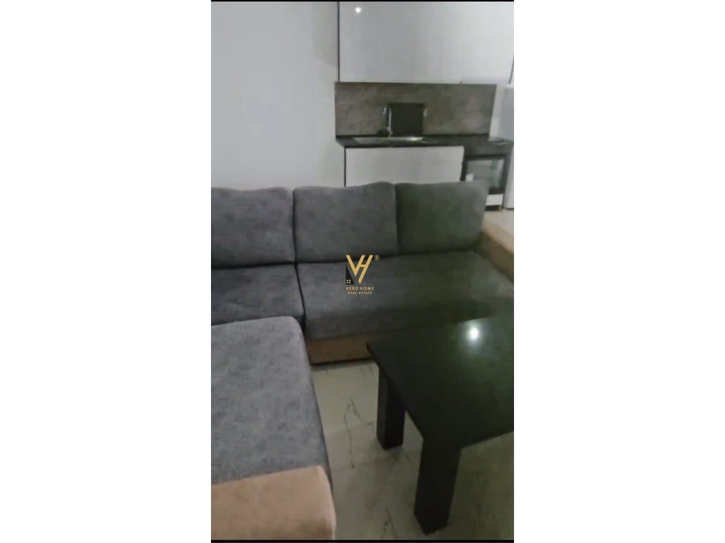 JEPET APARTAMENT 2+1+BLK ME QERA TE STACIONI TRENIT 45.000 LEKE