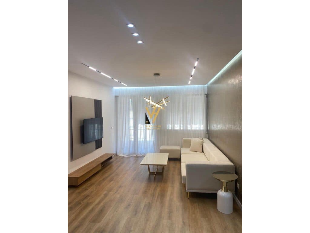 SHITET APARTAMENT LUKSOZ 2+1+2 TE KOMUNA E PARISIT 265.000 EURO 2