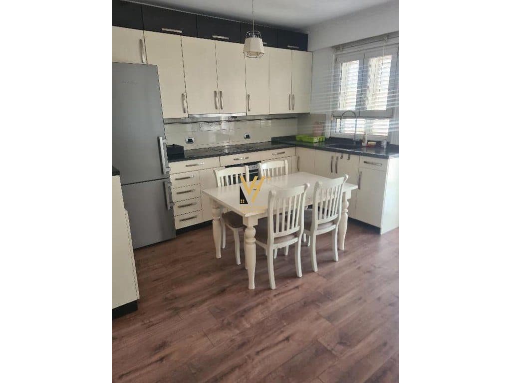 JEPET APARTAMENT 2+1+2+BLK ME QIRA TEK RRUGA KAVAJES 60.000 LEKE 2