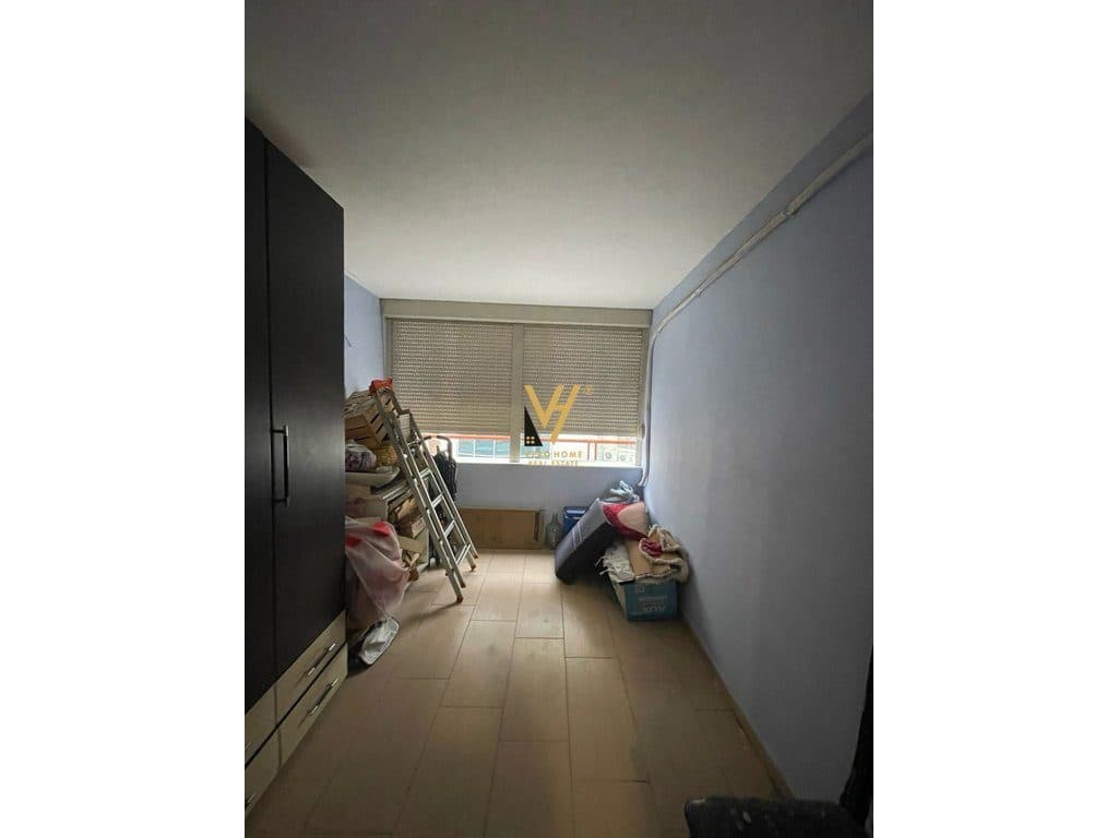 JEPET APARTAMENT 3+1+BLK ME QERA TE ALI DEMI 750 EURO 3