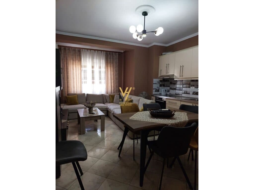 Shitet Apartament 1+1+ballkon ne Durres 60 m2 2