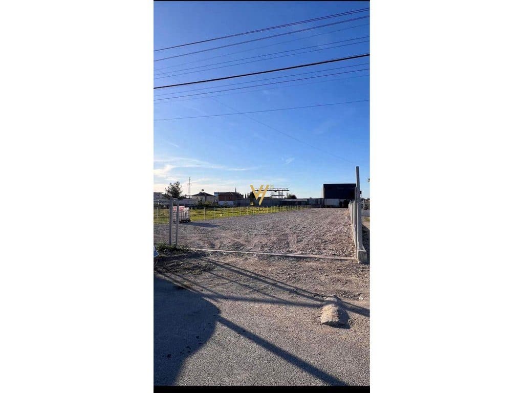 JEPET TOKE 1.200 M2 ME QERA NE BATHORE 700 EURO 1