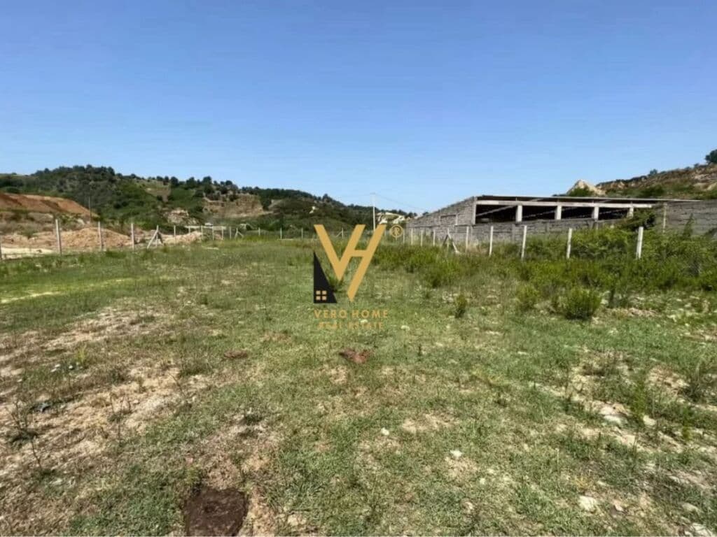 Jepet truall me qera ne Mezez 1.000 m2