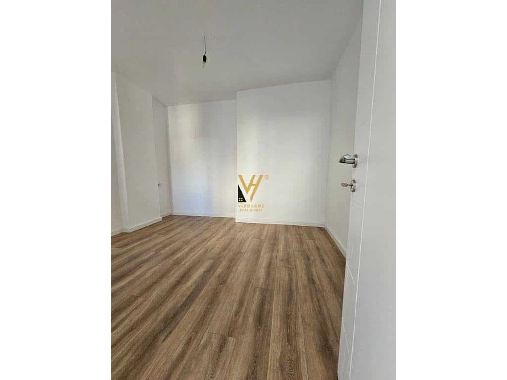 SHITET APARTAMENT 1+1 TE MOZAIKU I TIRANES 102.000 EURO 2