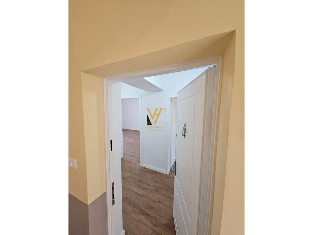 SHITET APARTAMENT 1+1+BLK TE SHKOLLA E KUQE 16.000.000 LEKE 2