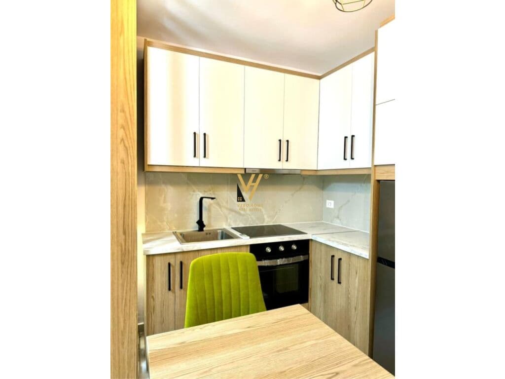 Jepet Garsoniere me qera te Kristal Center 45 m2 2