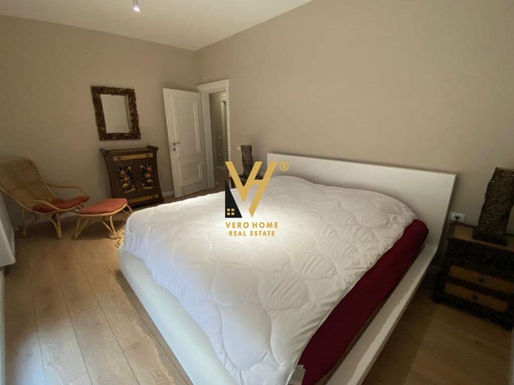 JEPET APARTAMENT 4+1+2 ME QERA TE RRUGA MYSLYM SHYRI 1.200 EURO 2