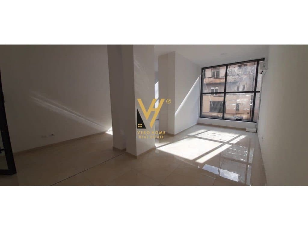 SHITET AMBIENT BIZNESI 24 M2 TE MYSLYM SHYRI 88.000 EURO