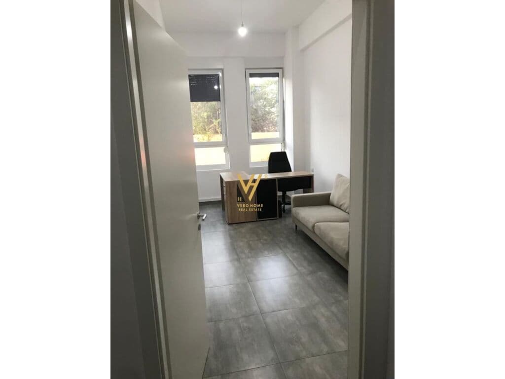 Jepet zyre me qera te Kompleksi Kontakt 76 m2
