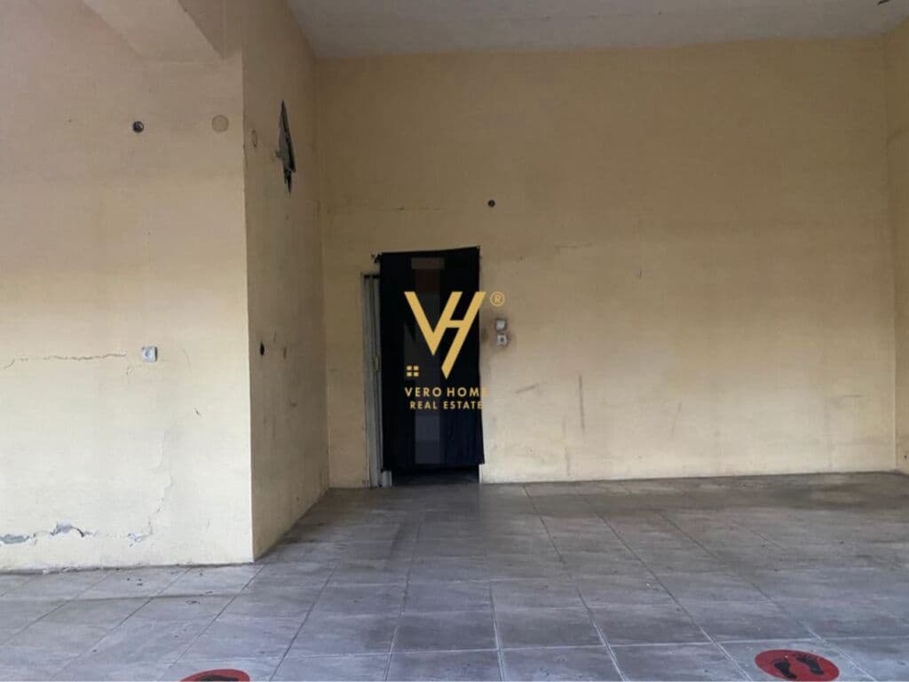 Jepet dyqan me qera te Zogu i Zi 70 m2 1