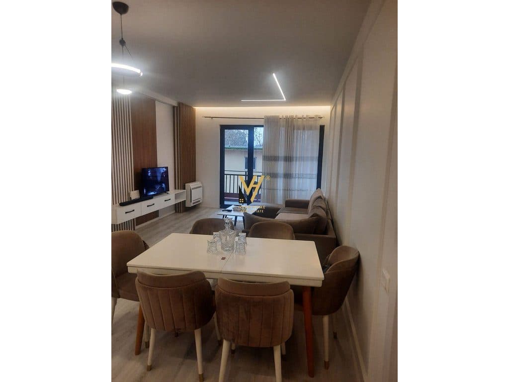 JEPET APARTAMENT 2+1+2 ME QERA TE RRUGA E DIBRES,KOM. ARLIS 750 EURO 3