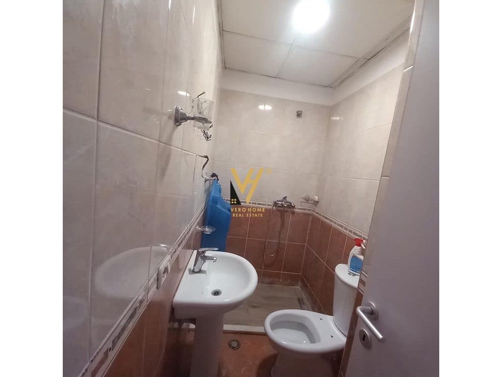 JEPET APARTAMENT 2+1+2+BLK ME QERA NE YZBERISHT 55.000 LEKE 4