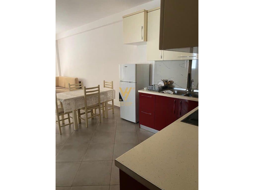 JEPET APARTAMENT 2+1+BLK ME QERA TEK KODRA E DIELLIT 55.000 LEKE 3
