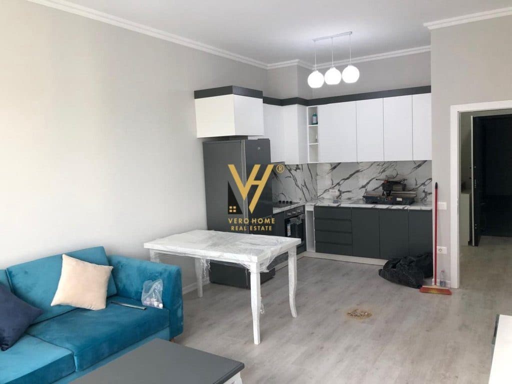 JEPET APARTAMENT 1+1+BLK ME QERA TE RRUGA E KAVAJES, SQUARE 21 650 EURO 2