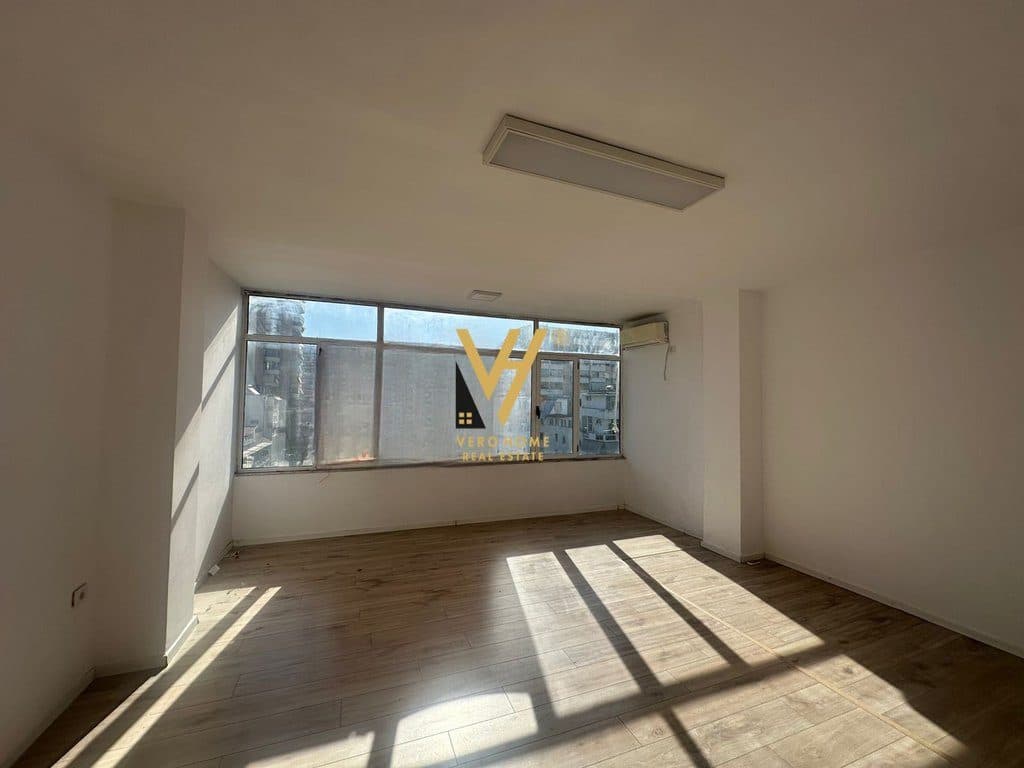 JEPET AMBIENT BIZNESI 180 M2 ME QERA SHESHI WILLSON 2.000 EURO