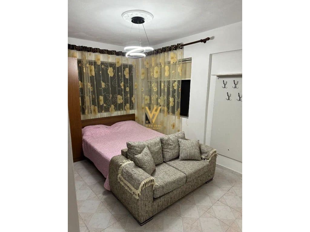 JEPET GARSONIERE ME QIRA TE KOMUNA E PARISIT 450 EURO