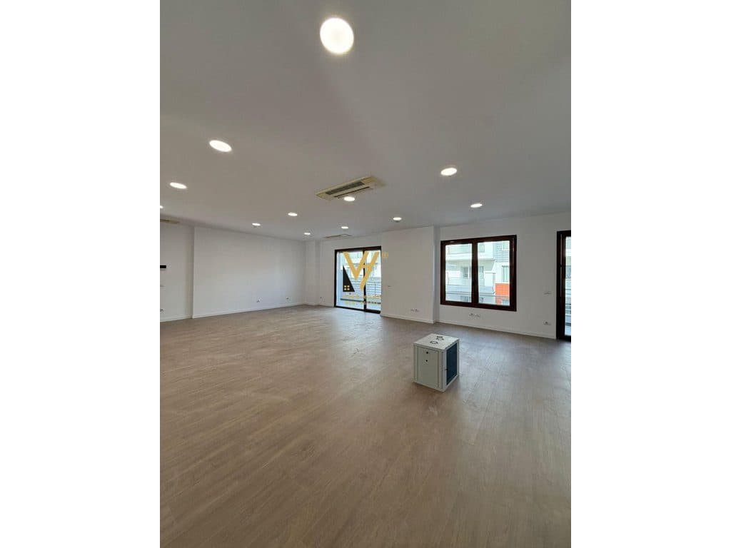 JEPET ZYRE 190 M2 ME QIRA TE DELIJORGJI 250.000 LEKE 3
