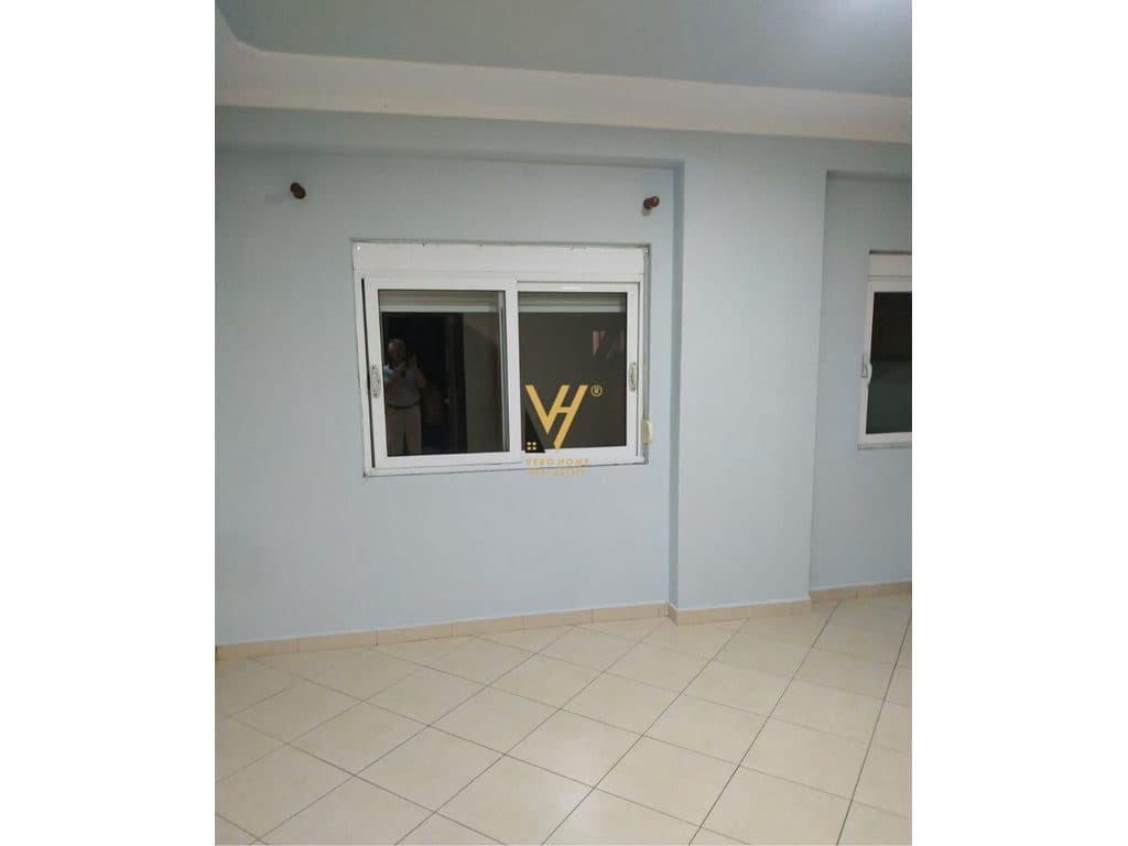 JEPET ZYRE 90 M2 ME QERA TE RR RIZA CEROVA 55.000 LEKE 2