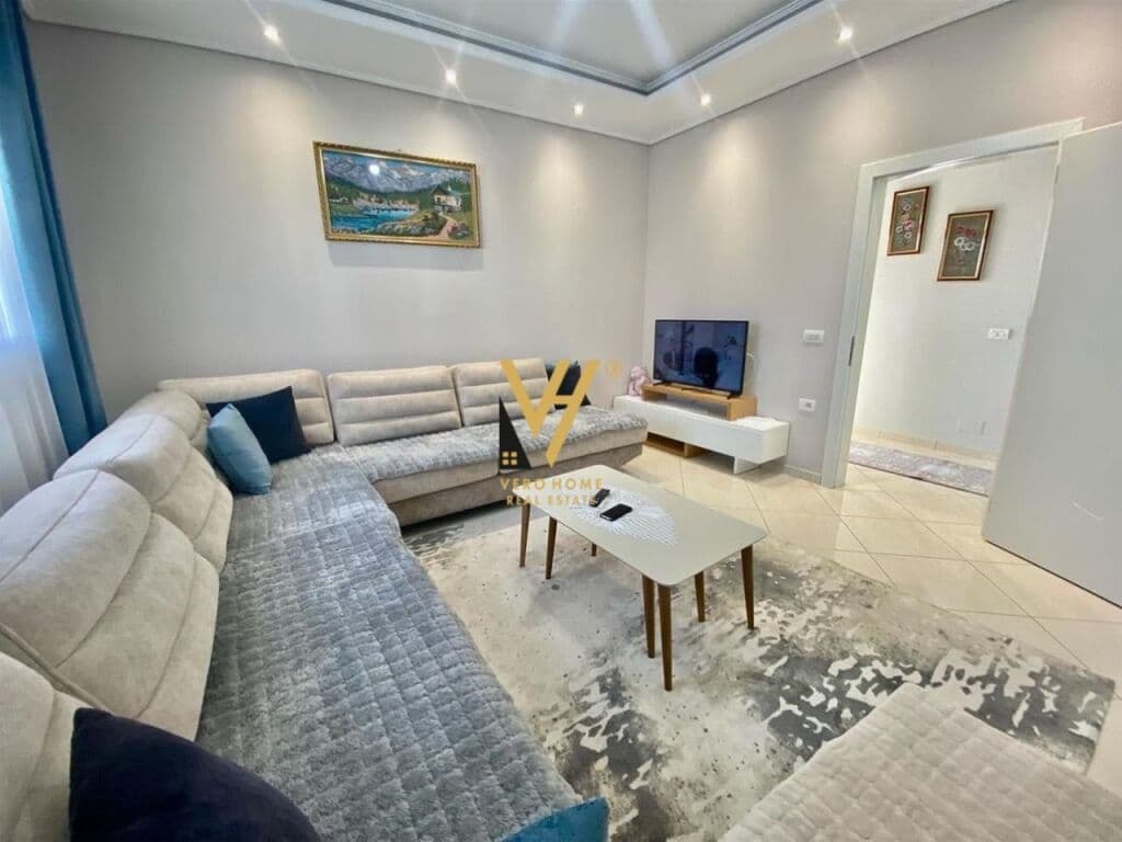 Jepet vile Tre Kateshe me qera ne Mjull Bathore , Teg 500 m2 2