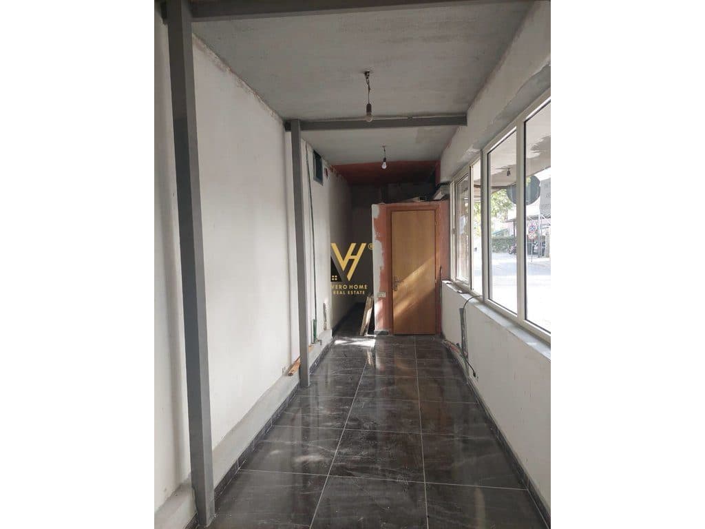 JEPET DYQAN 100 M2 ME QIRA TE KOMUNA E PARISIT 2.500 EURO 1