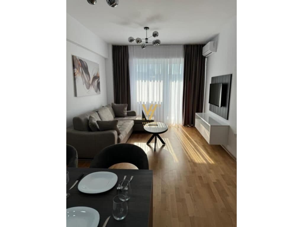 Shitet Apartament 1+1+ballkon te Komuna e Parisit 63 m2