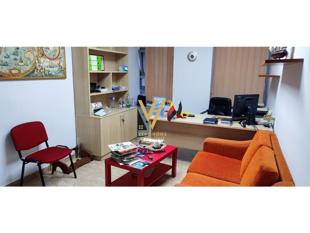 Shitet ambjent biznesi te Rruga e Kavajes 21 m2 2