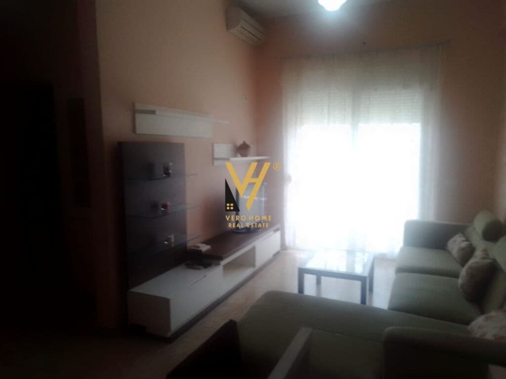 Jepet Apartament 2+1+ballkon me qera te Kodra e Diellit 85 m2