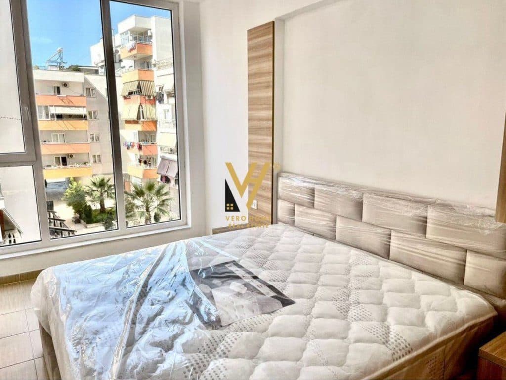 JEPET APARTAMENT 2+1+2+BLK ME QERA TE KOM. AVID, BULEVARDI I RI 650 EURO 3