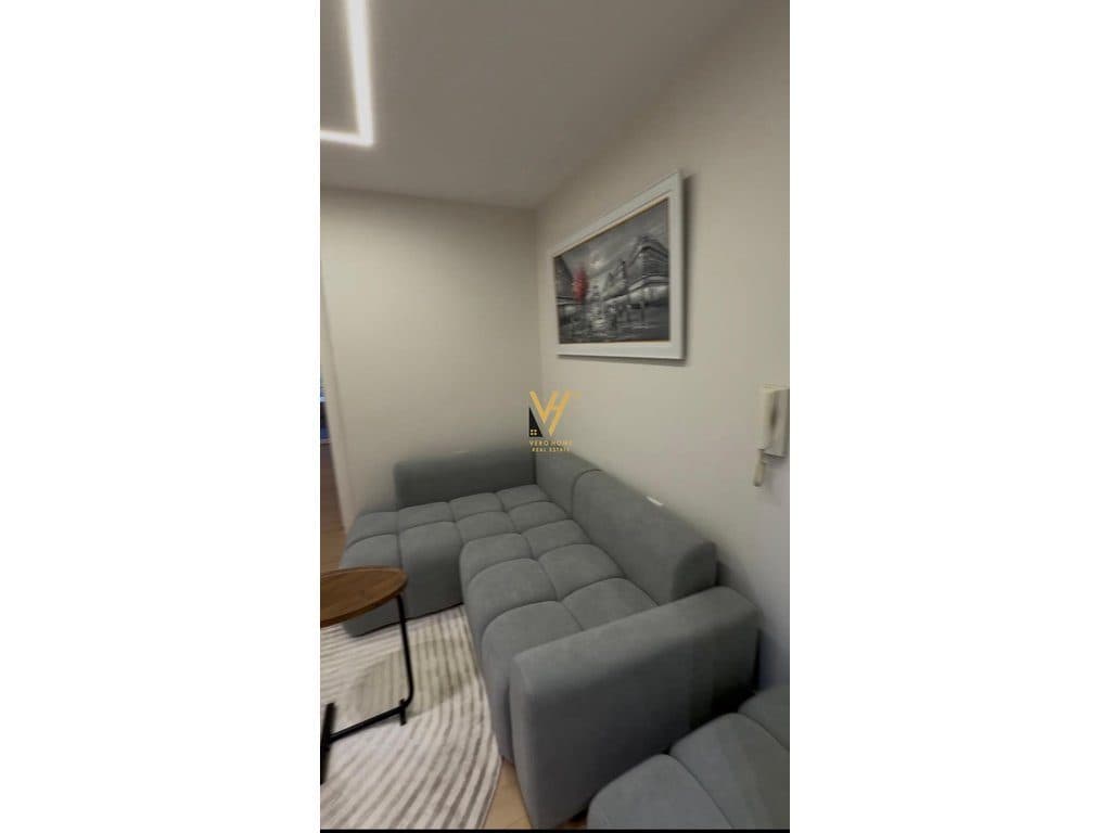 JEPET APARTAMENT 1+1+BLK ME QERA NE QENDER 700 EURO