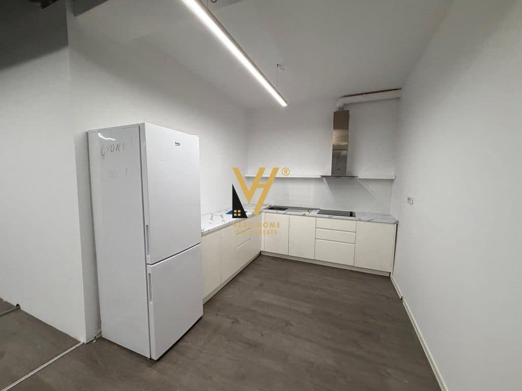 JEPET ZYRE 180 M2 ME QIRA TE KOMUNA E PARISIT 3.000 EURO 4