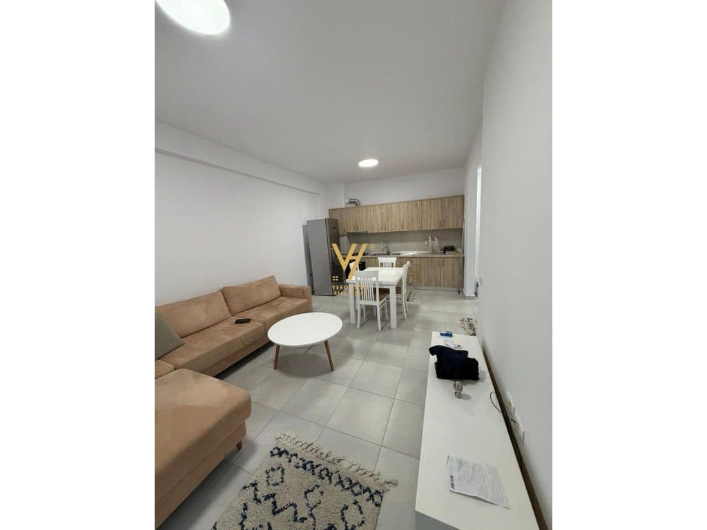 JEPET APARTAMENT 2+1+BLK ME QIRA NE YZBERISHT 60.000 LEKE 2