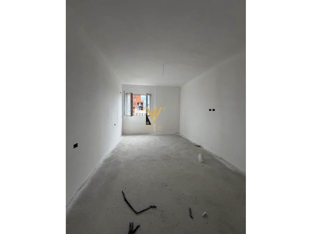 SHITET APARTAMENT 1+1+BLK TE PLATINIUM 2, PASKUQAN 8.500.000 LEKE 2