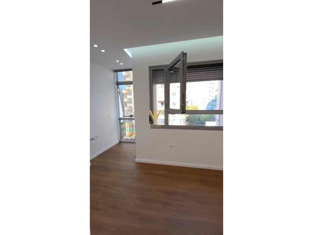 SHITET APARTAMENT 1+1 TE 21 DHJETORI 16.600.000 LEKE 2