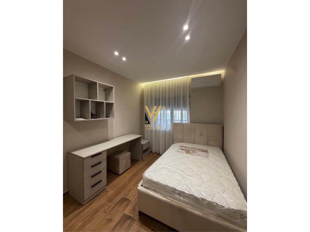 JEPET APARTAMENT 3+1+BLK ME QIRA TE MEDRESEJA 80.000 LEKE 4