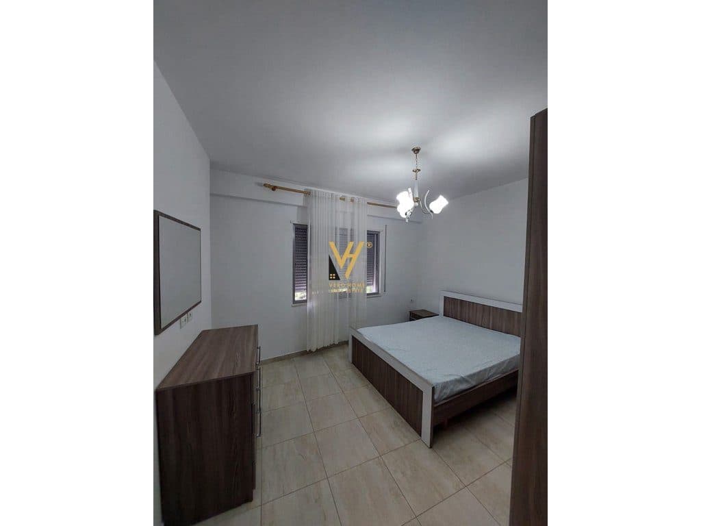 JEPET APARTAMENT 2+1+BLK ME QERA TE KOMUNA E PARISIT 70.000 LEKE 3
