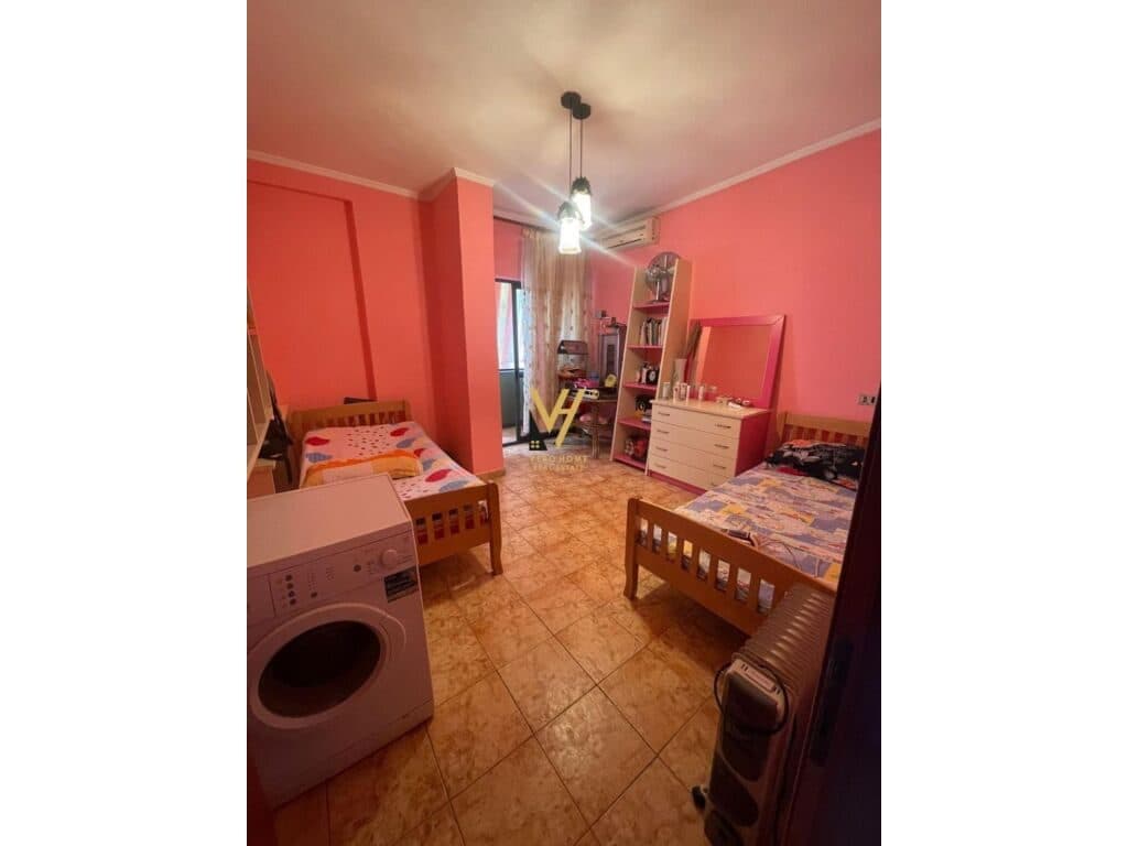 Jepet Apartament 2+1+2+ballkon me qera te Ish Parku 110 m2 4