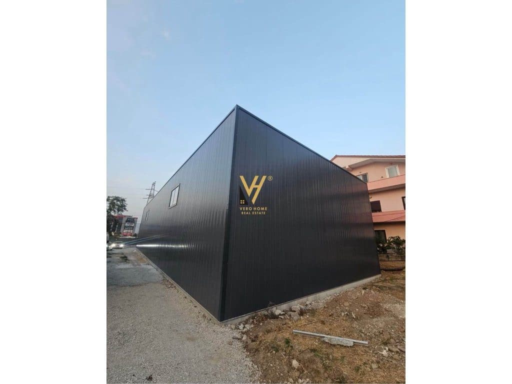 JEPET MAGAZINE 180 M2 ME QIRA NE YRSHEK 130.000 LEKE 2