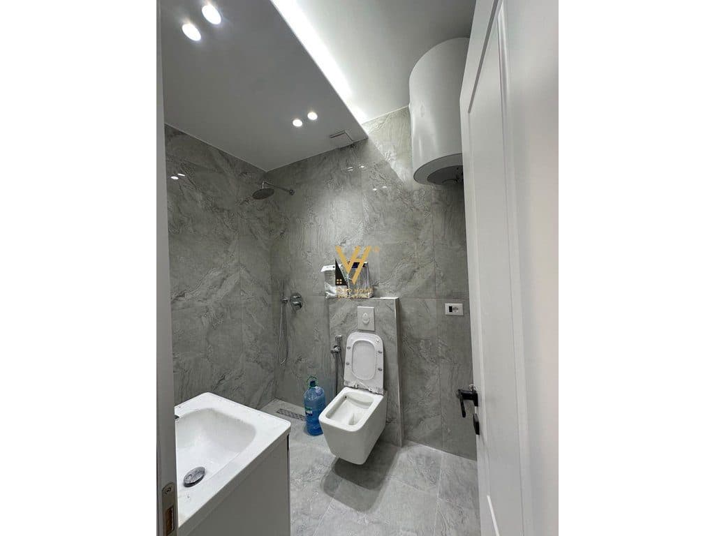 SHITET APARTAMENT 1+1+BLK TE RRUGA BARDHYL 13.500.000 LEKE 3