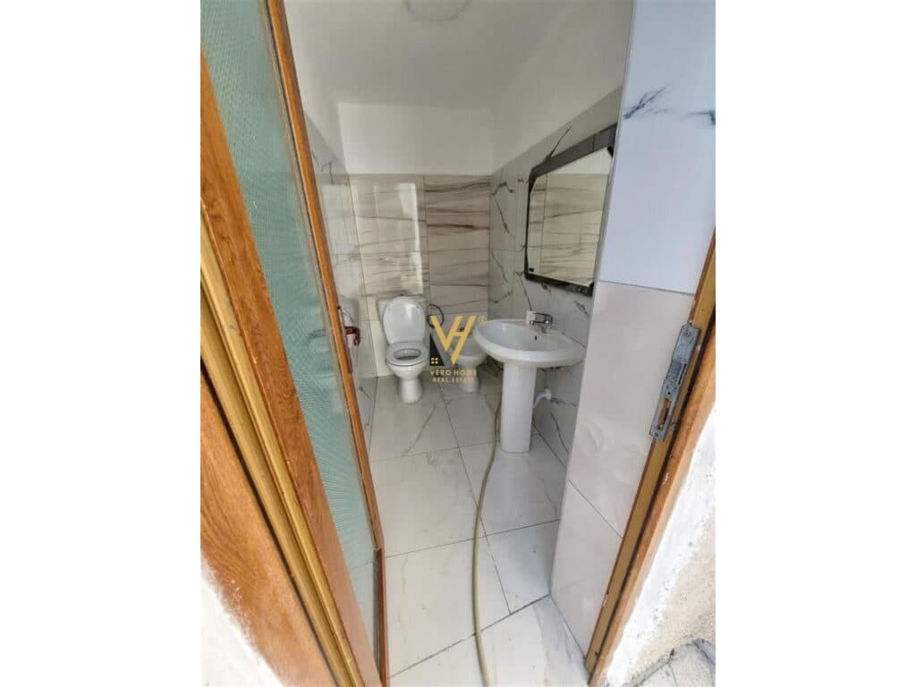 Jepet Magazine me qera te Rruga e Arberit 500 m2 3