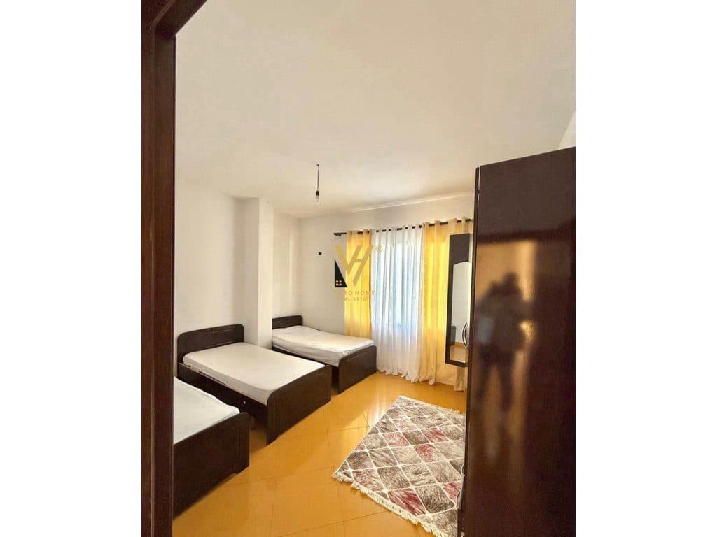 JEPET APARTAMENT 1+1 ME QERA TE INXHINIERIA 45.000 LEKE 2